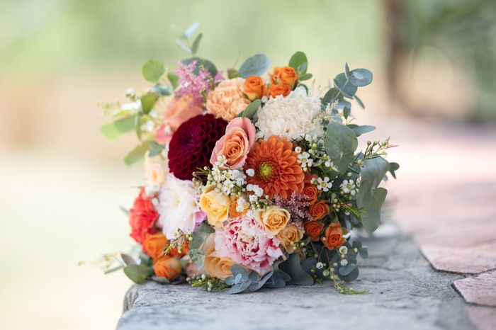 Le bouquet de fleurs : blanc ou de couleurs ? 1