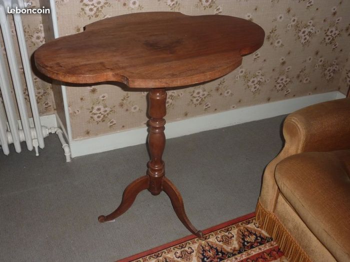 guéridon pour notre cérémonie laïque (80cm de haut !)