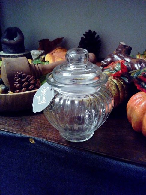 les jars pour les cadeaux aux invités (auront un ruban de tartan autour)