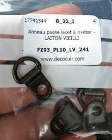 Anneau passe lacet à riveter