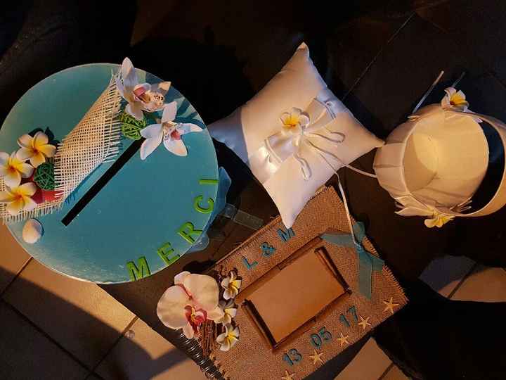 Urne et livre d'or fini - 1