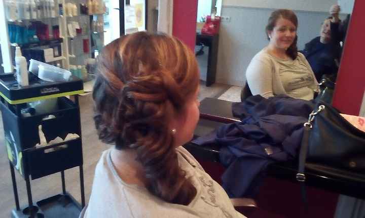 Essai coiffure ce matin chignon flou - 3