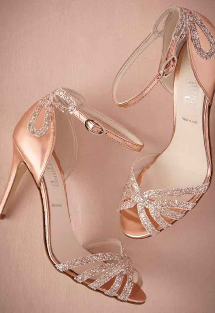 Help montrez moi vos chaussures ! - 1