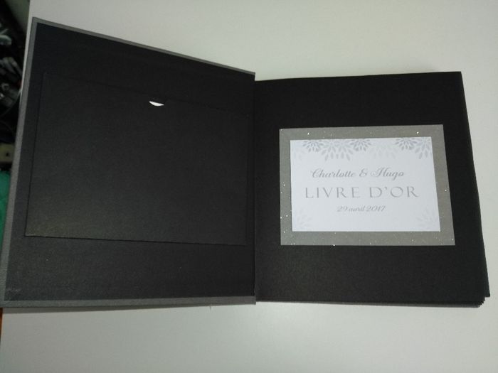 Intérieur du livre d'or
