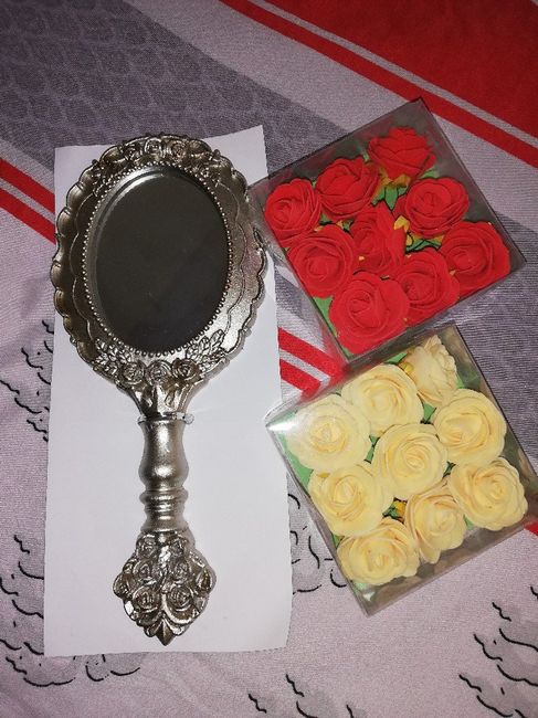 Rose en mousse rouge 1