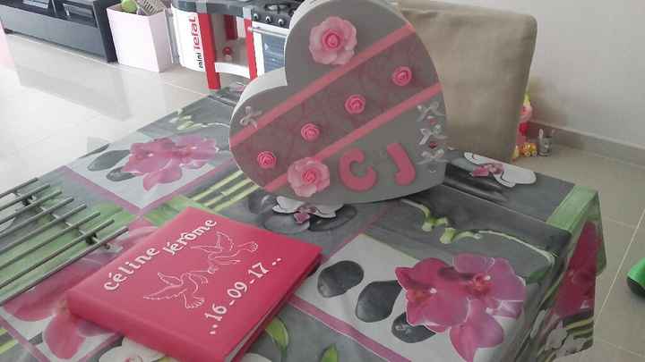 Urne et livre d ' or - 1