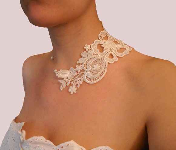 collier dentelle