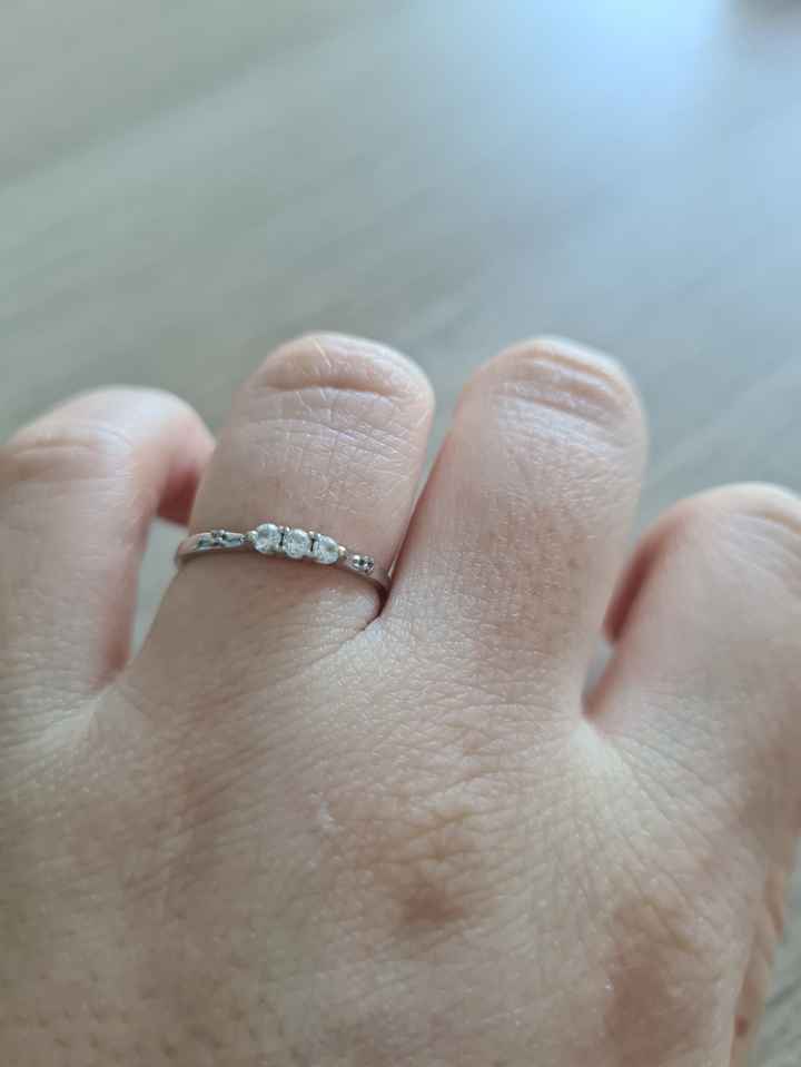 Ta bague de fiançailles sur le Pinterest de Mariages.net ça t'intéresse ? ❤️ - 1