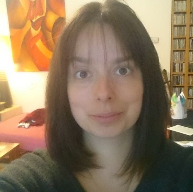 Moi (avec une frange trop longue...)