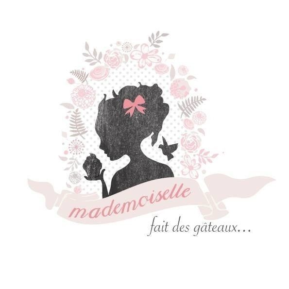 Mademoiselle fait des gâteaux