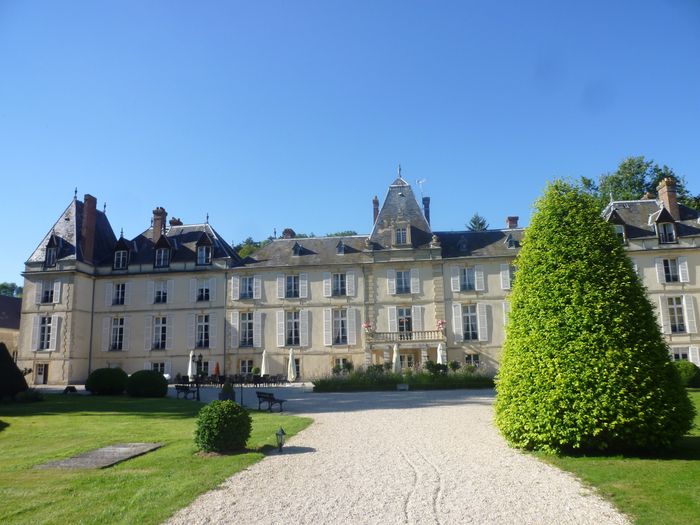 Façade Château d'Aveny