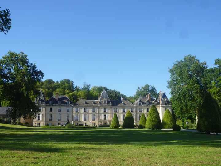 Façade Château d'Aveny