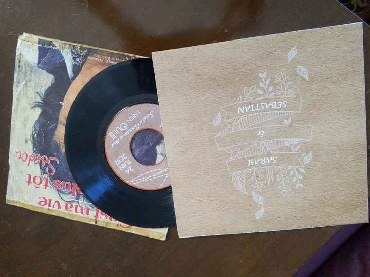 Faire-parts rétro avec des vinyles - 3