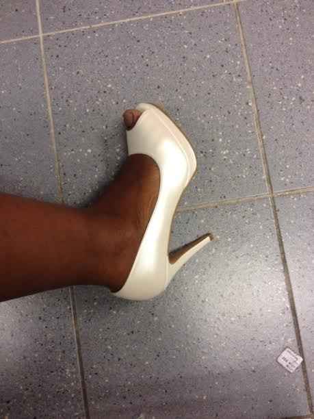 chaussure de couleur
