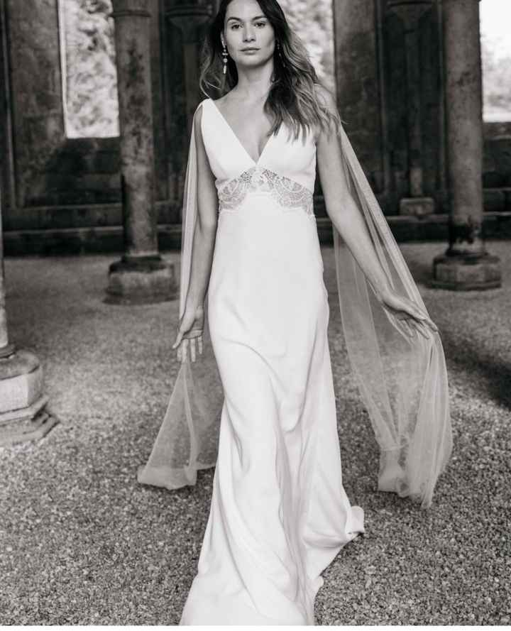 Robe et baskets ? - 1