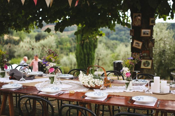 Des fleurs sauvages sur la table