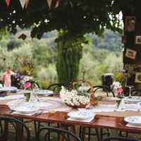 Des fleurs sauvages sur la table