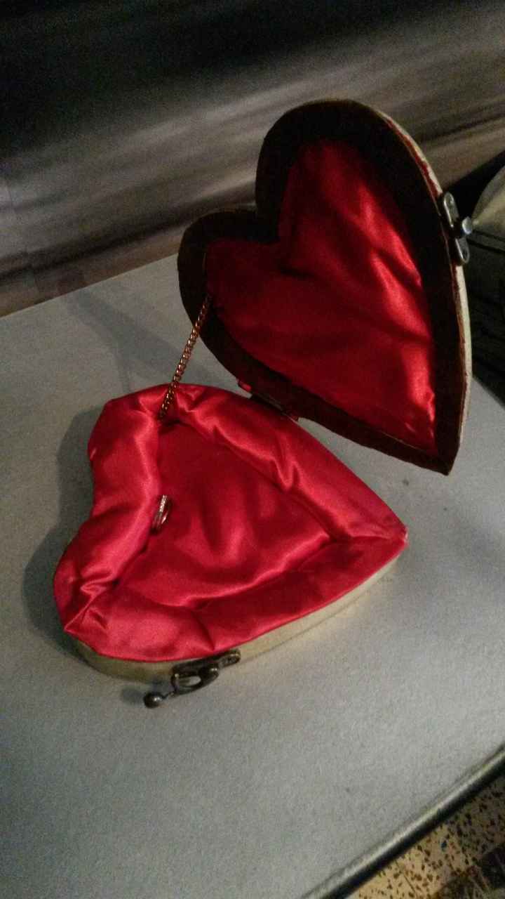 Dans quoi était votre bague le jour de la demande ? - 1