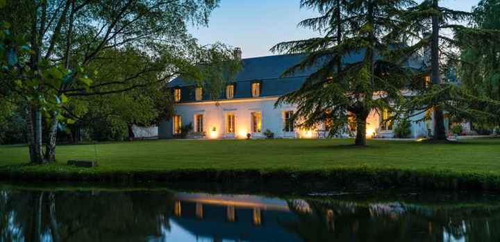 LIEU Où JE ME PREPARE ET NUIT DE NOCES...