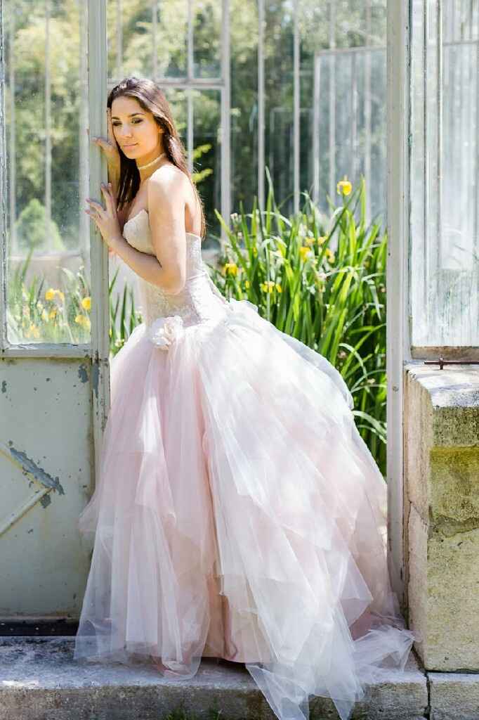 Avez-vous des idées de robe blanche et rose ?  - 1