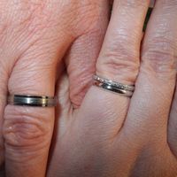 à gauche celle de Mr et à droite mes 2 alliances