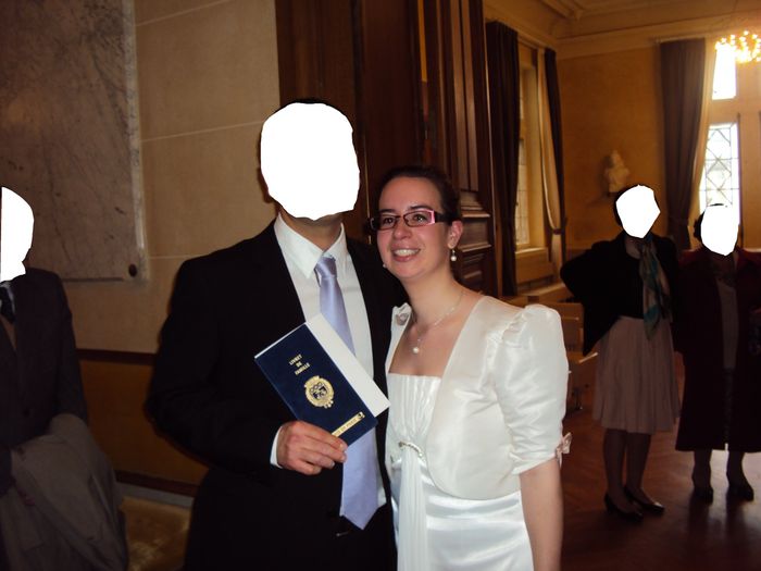 Devant la salle des mariages