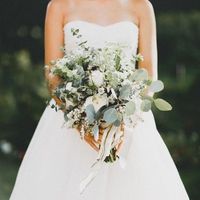 Bouquet neutre, couleur creme et blanc avec eucalyptus