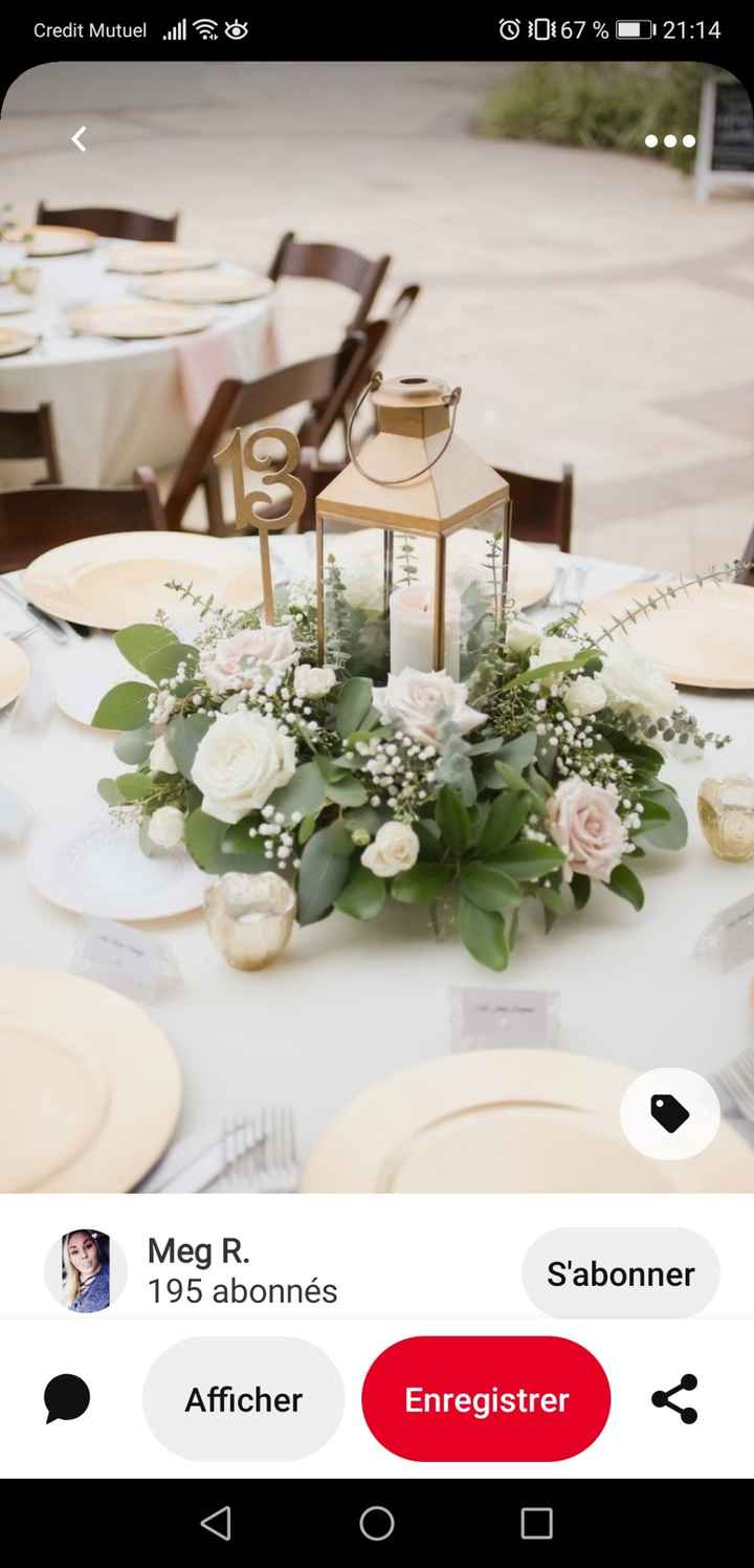 Guirlande de fleurs et table ronde - 1