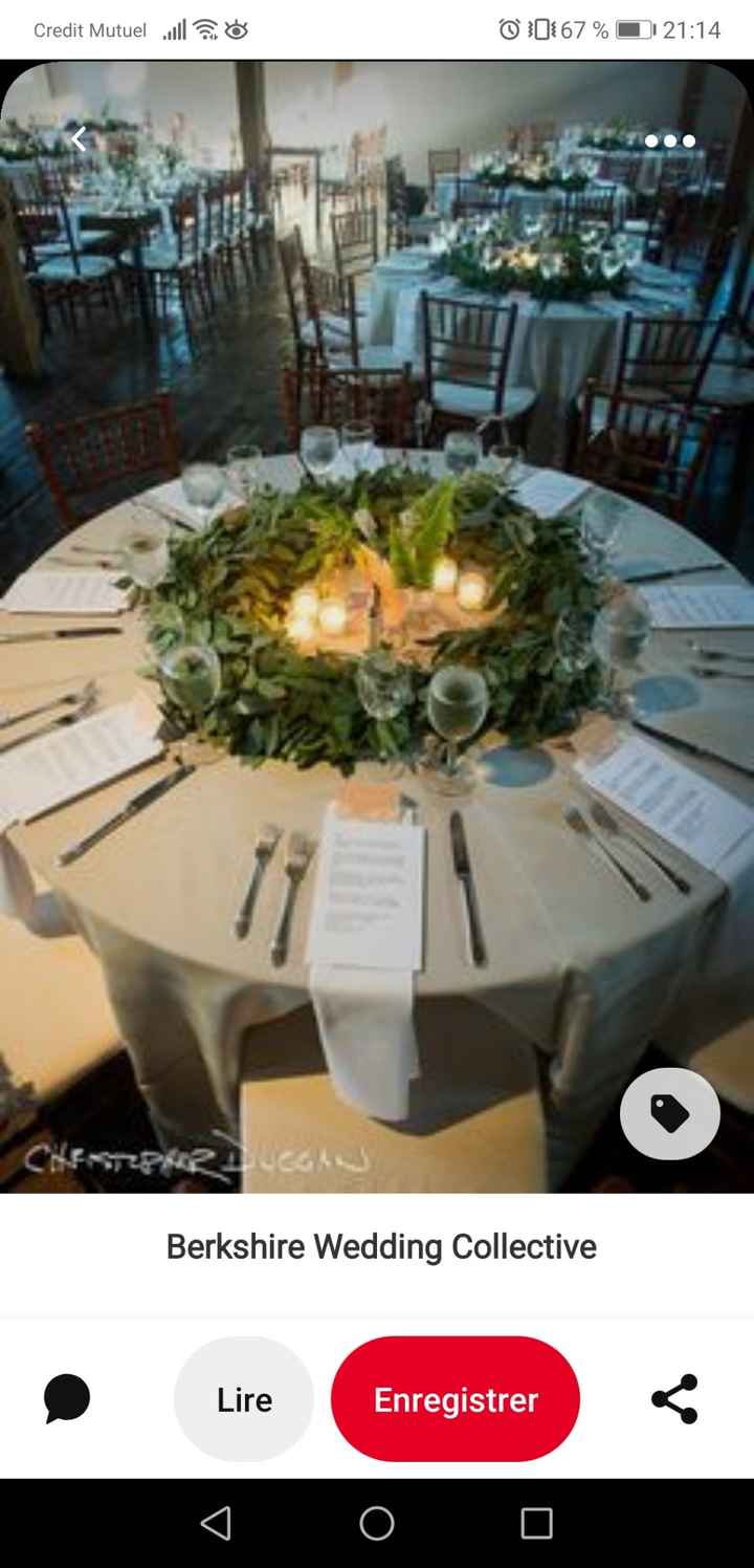 Guirlande de fleurs et table ronde - 2