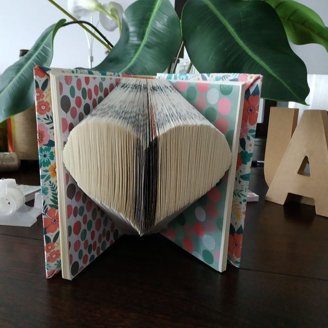Livre pliage cœur
