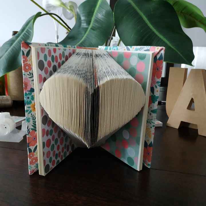 Livre pliage cœur