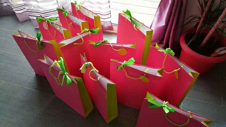 Cadeaux.pour mes dh  et les mugs pour nos témoins - 1