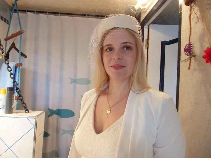 Mariées à chapeau. - 1