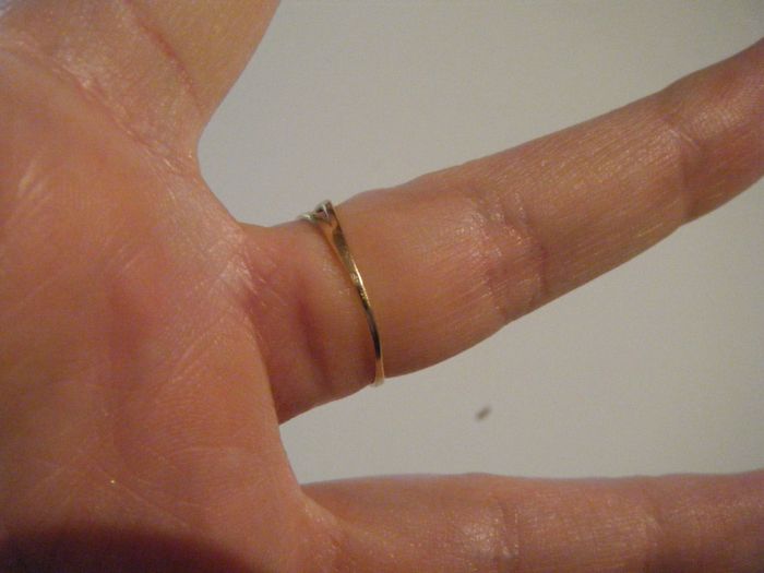 Ma bague, au doigt