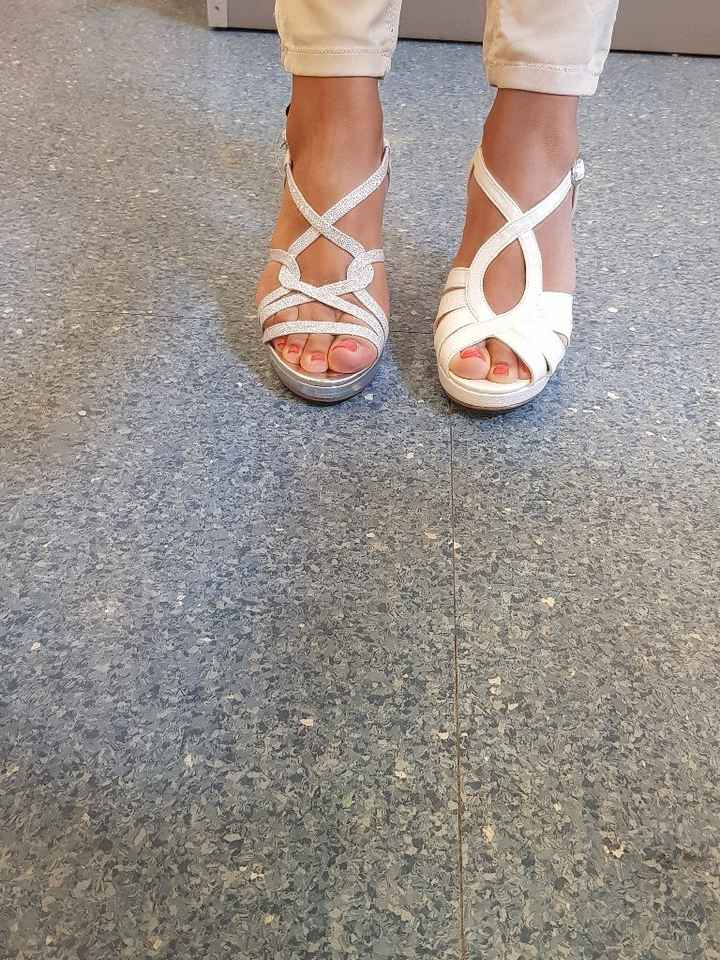 Quand tu essaie des chaussures (mais que tu n'as pas de robe) - 2