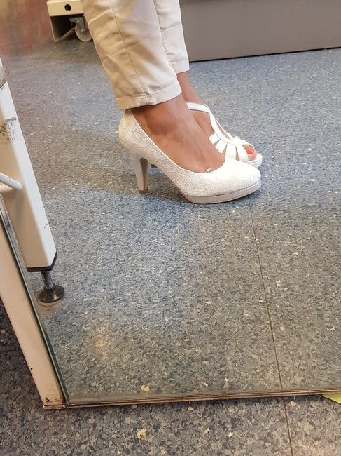 Quand tu essaie des chaussures (mais que tu n'as pas de robe) - 3