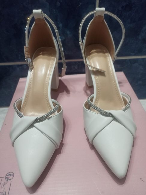 Cherche mes chaussures de mariée - 1