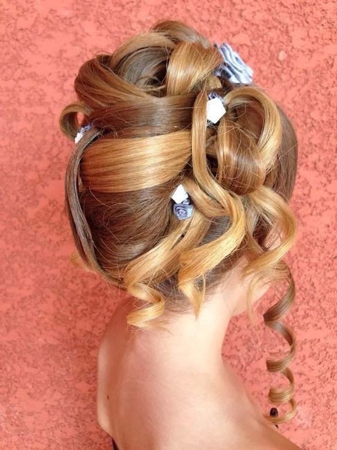 Votez pour votre chignon de mariée préféré parmi 17 photos ! - 3