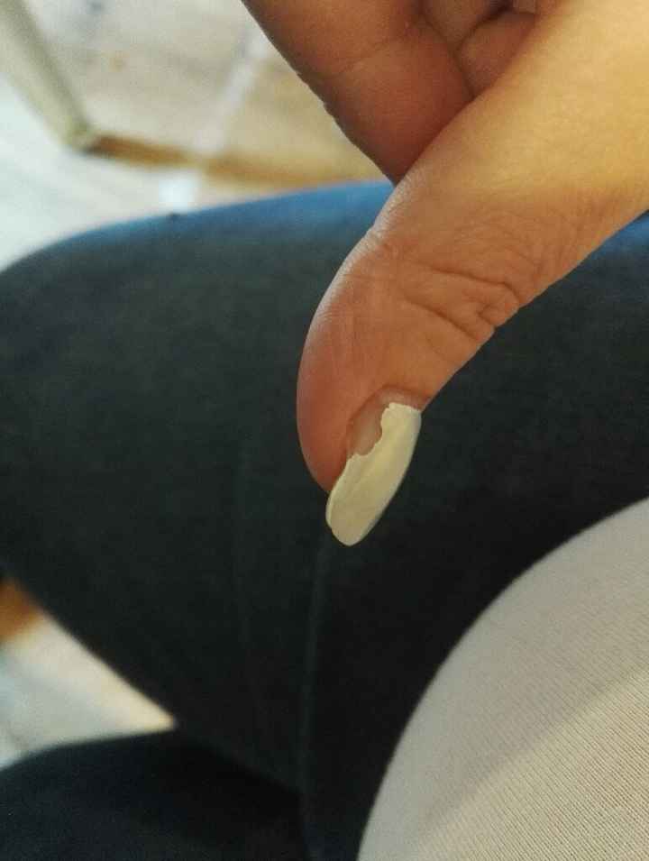 Déçue: essai manucure horrible.... - 1