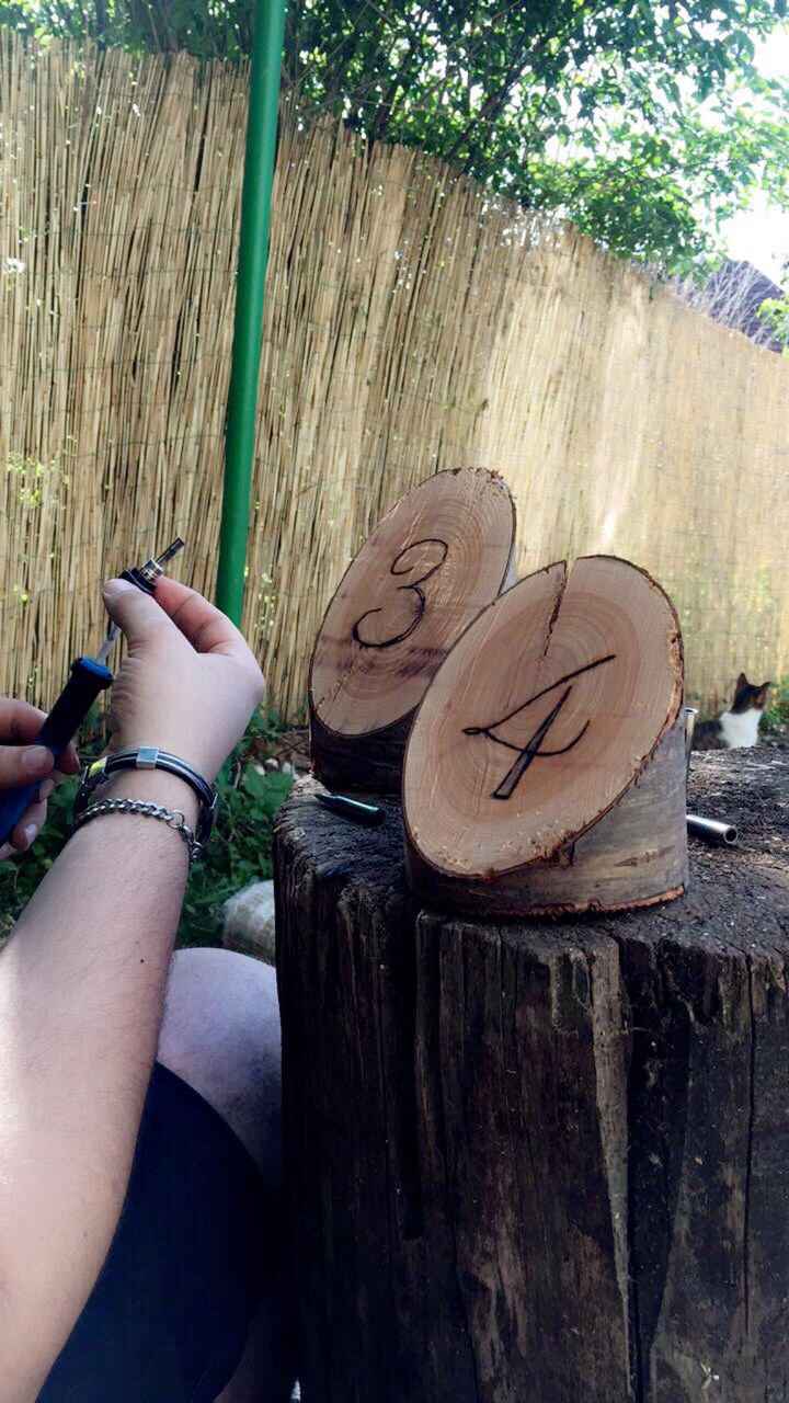 Numéro de table en bois - 1