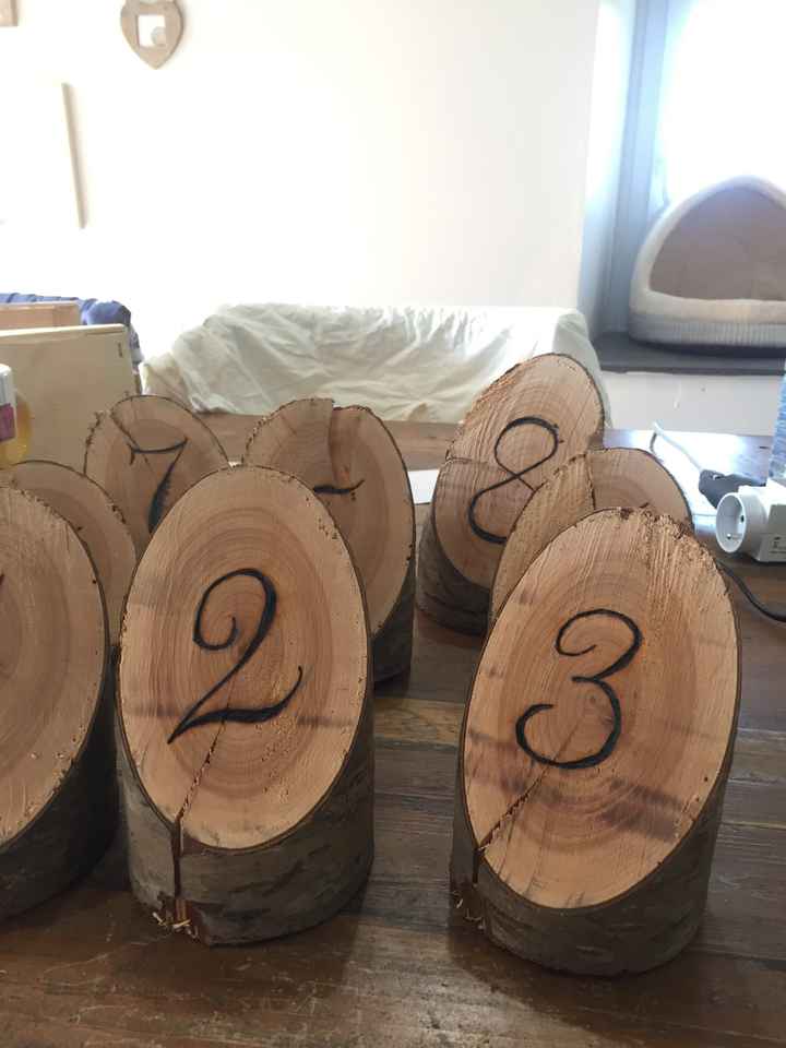 Numéro de table en bois - 1