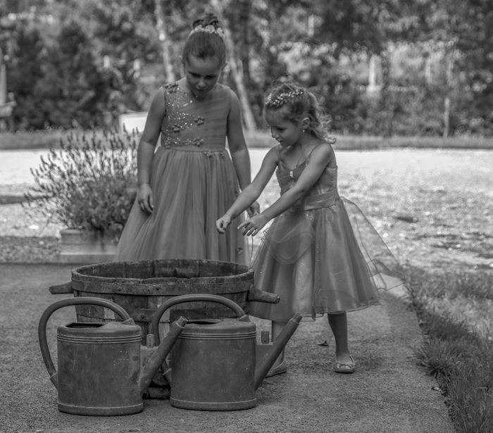 mes filles (l'apéro est dans la comporte !)