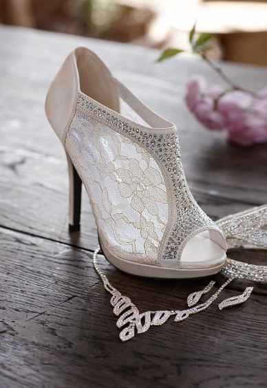 Chaussure dentelle 4