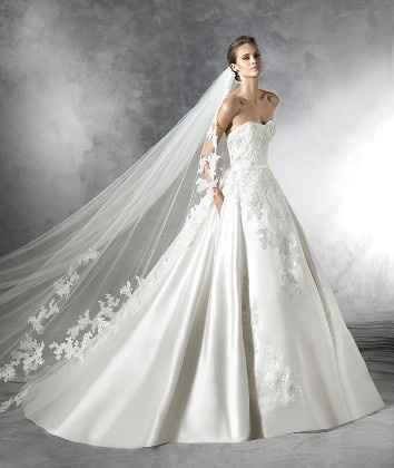 Robe satinée 10