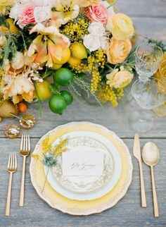 Pantone Primerose yellow