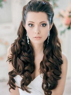 Cheveux semi-lachés avec des anglaises