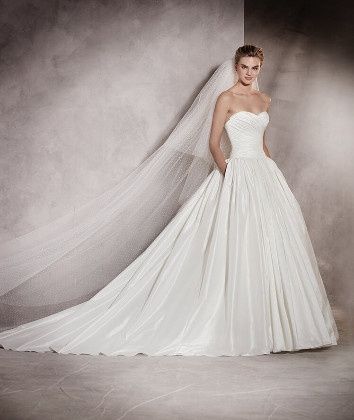 Robe satinée 8