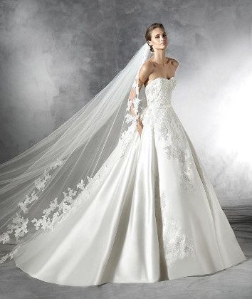 Robe satinée 10