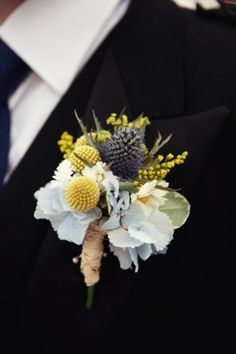 Pantone Primerose yellow