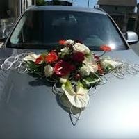 Decoration florale de la voiture